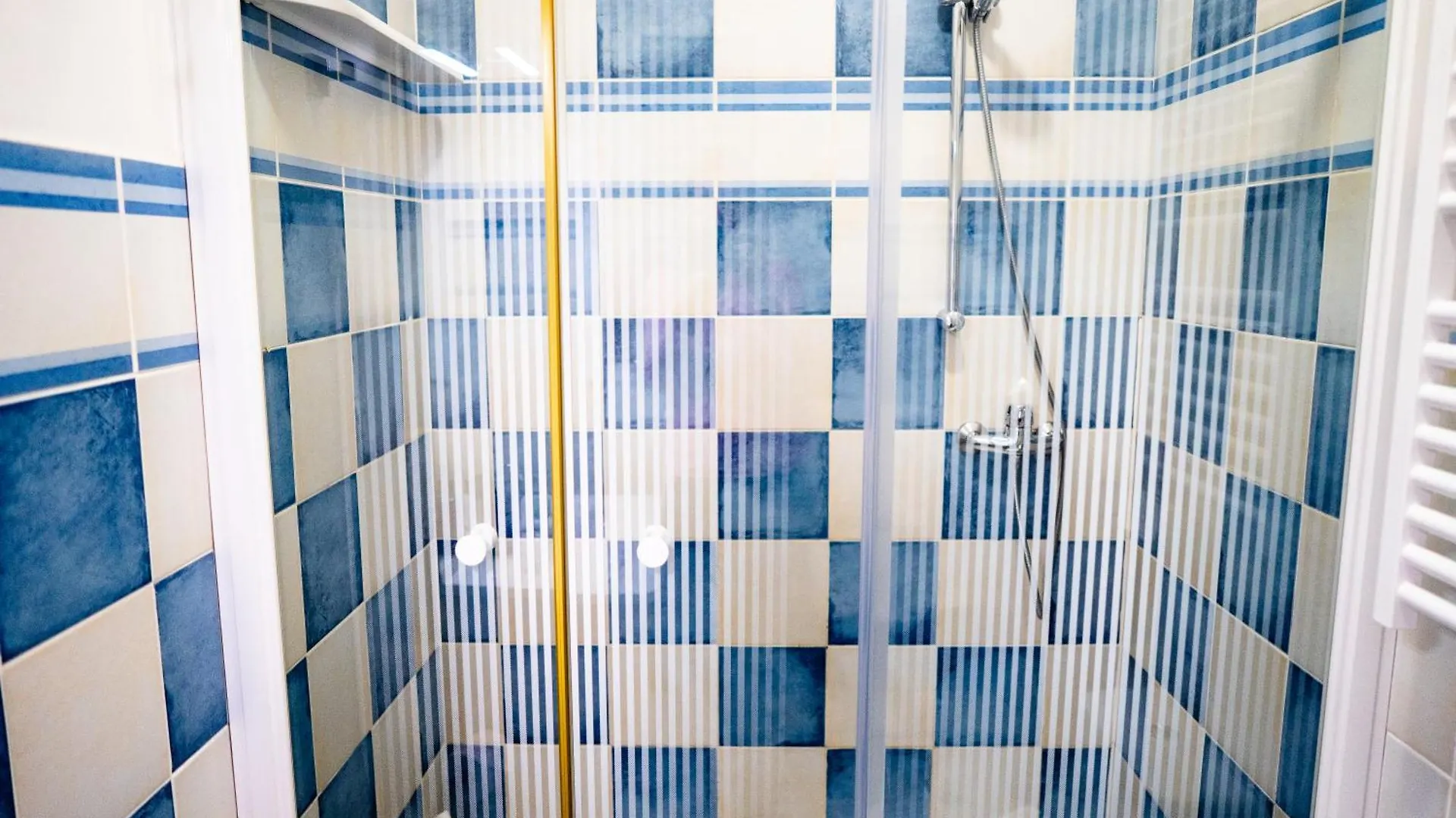 Appartement O Coeur Des Ocres à Roussillon en Isere France